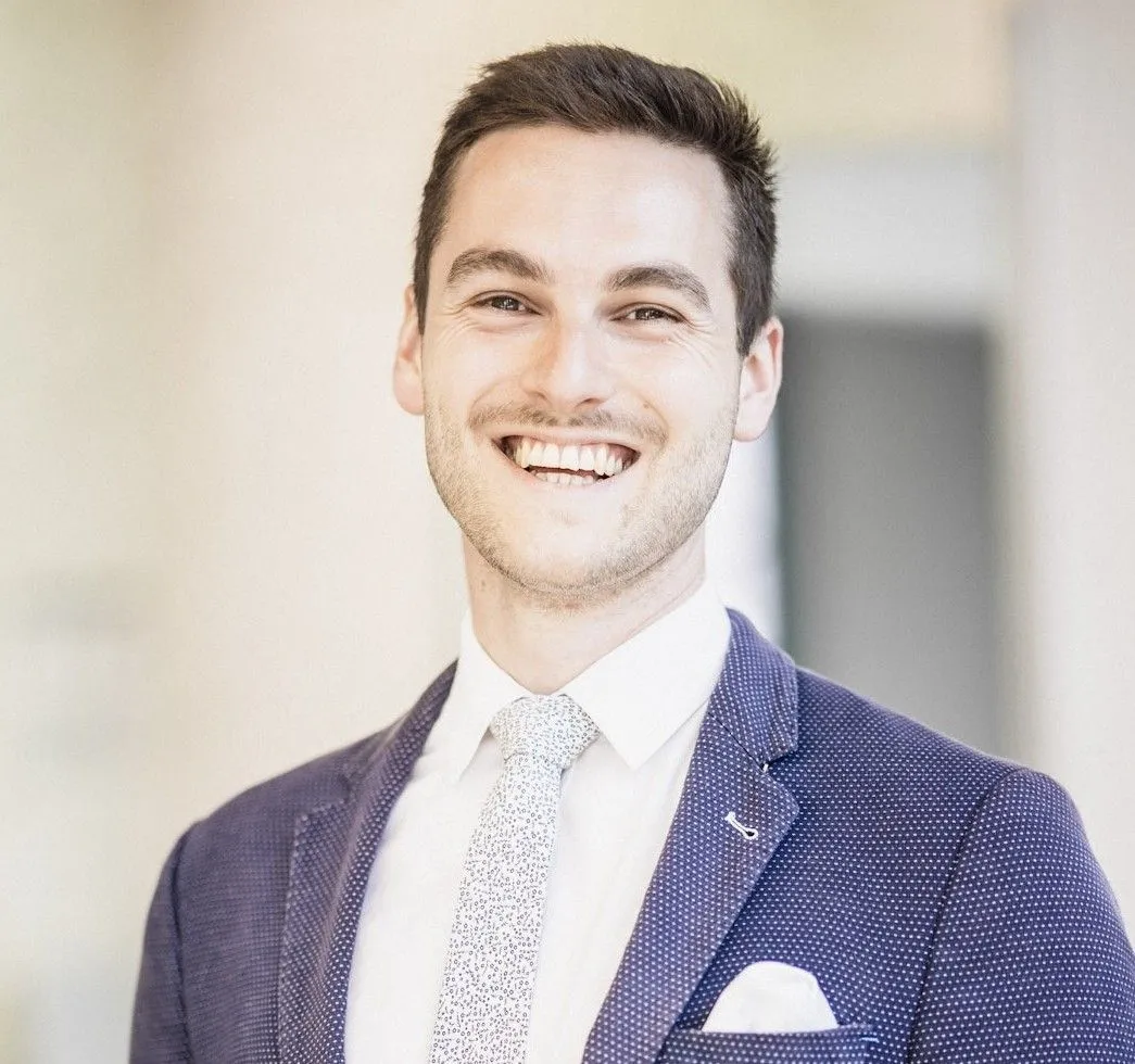 Porträt von Dennis Maghetiu